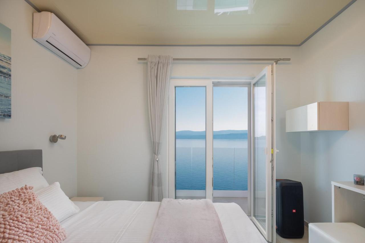 Beachfront Holiday Home - Private Heated Pool Міміце Екстер'єр фото