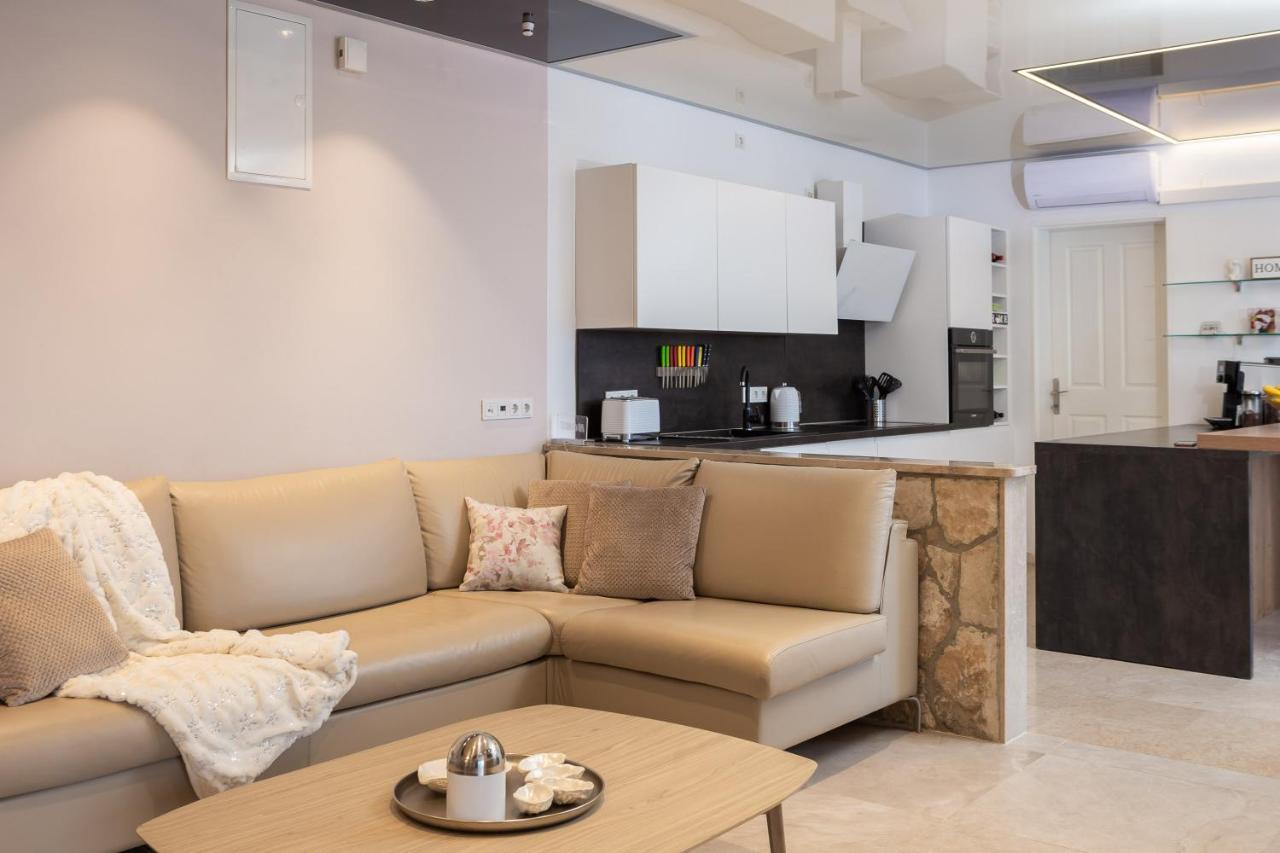 Beachfront Holiday Home - Private Heated Pool Міміце Екстер'єр фото