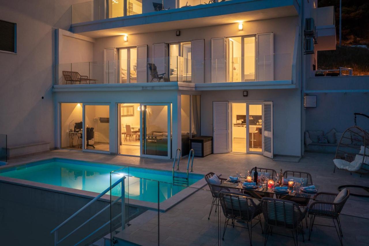 Beachfront Holiday Home - Private Heated Pool Міміце Екстер'єр фото